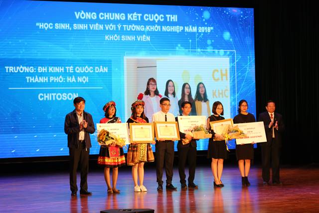 Đội Cao nguyên đá nở hoa đoạt giải 3 cuộc thi học sinh sinh viên với ý tưởng khởi nghiệp 2018 do Bộ Giáo dục và Đào tạo tổ chức.