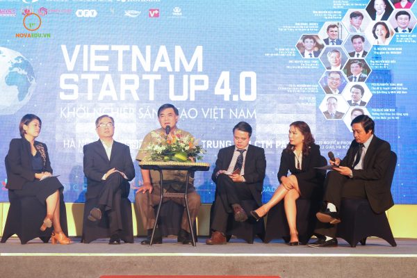 Tọa đàm 'Doanh nhân Việt Nam ứng dụng 4.0 bước ra biển lớn'