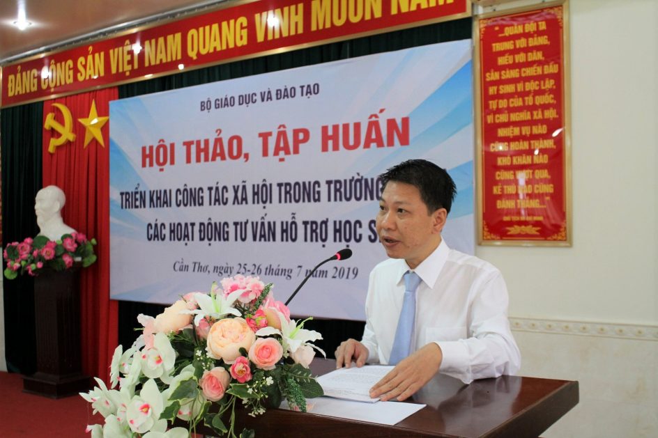 Ông Nguyễn Xuân An Việt - Phó Vụ trưởng Vụ Giáo dục Chính trị và Công tác HS, SV (Bộ GD&ĐT) phát biểu khai mạc 